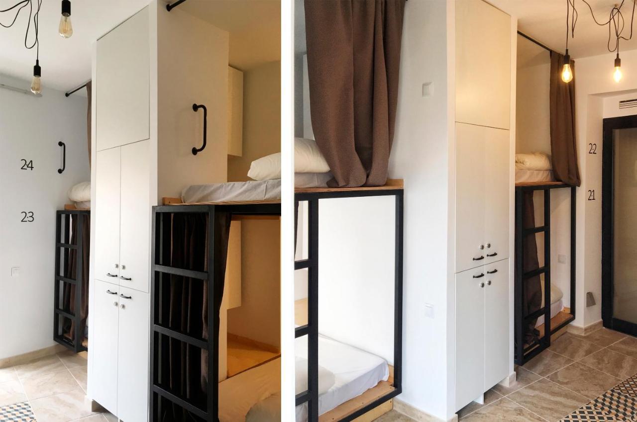 Hostel Numero Trece - Albergue Juvenil - Free Towels, Coffee & Tea, Remote Check-In (Adults Only) - Alicante — Photos 2
