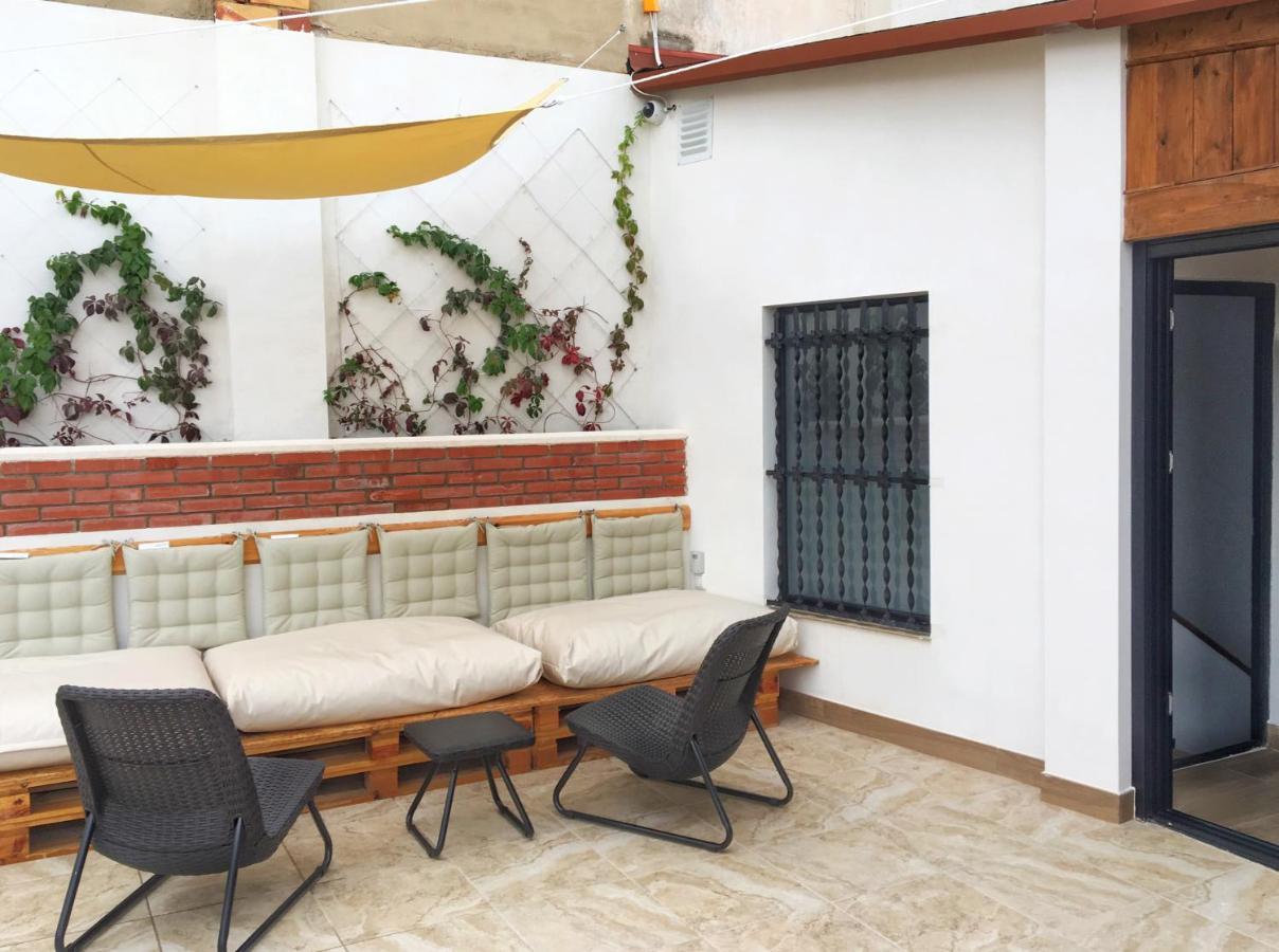 Hostel Numero Trece - Albergue Juvenil - Free Towels, Coffee & Tea, Remote Check-In (Adults Only) - Alicante — Photos 3